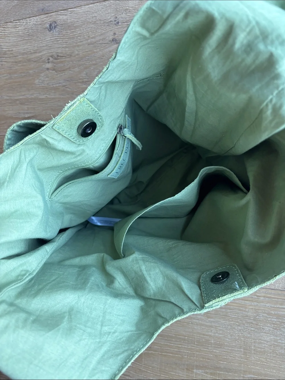 Rori Suede Tote bag matcha green